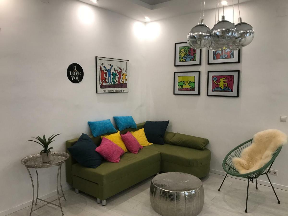 Modern Apt, Next To Metro Appartement *